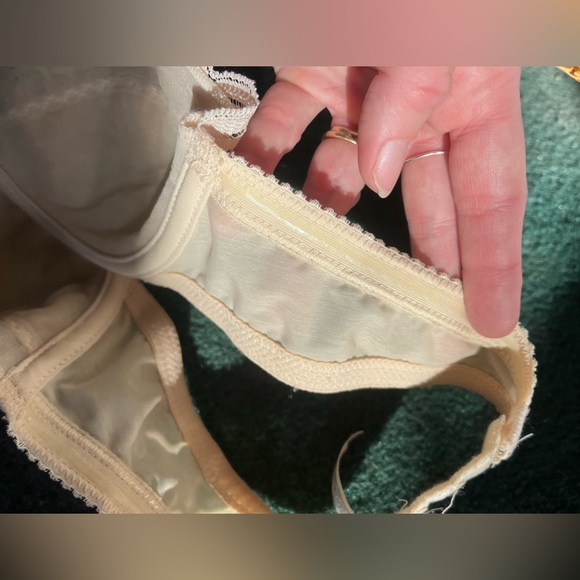 Vintage cream satin Chantilly lace trim Maidenform strapless bra •32B - Picture 3 of 11